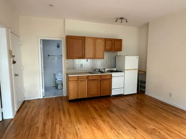 121 Henry Street image 1 of 4