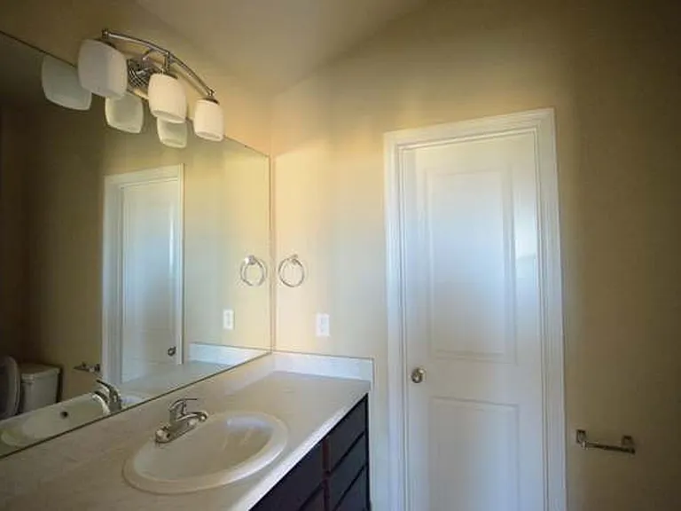 1107 Stealth Ln — Photo 12