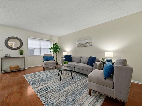4th image of 846 Stalywood Ct #38D
