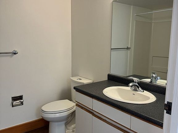 3rd image of 1415 SW Park Ave APT 305