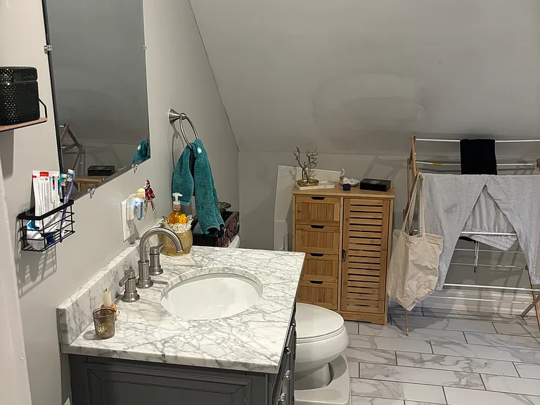 2374 Saint James Ave #3 — Photo 16