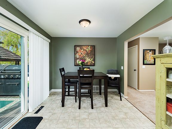4th image of 2934 Vermillion Dr