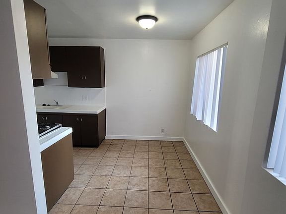 3rd image of 1125 W 107th St #3