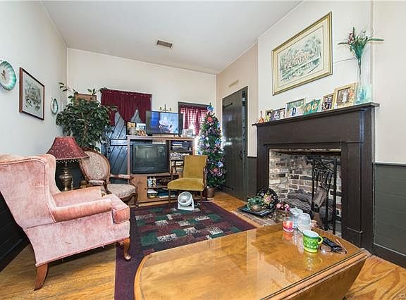 5th image of 517 Plum St
