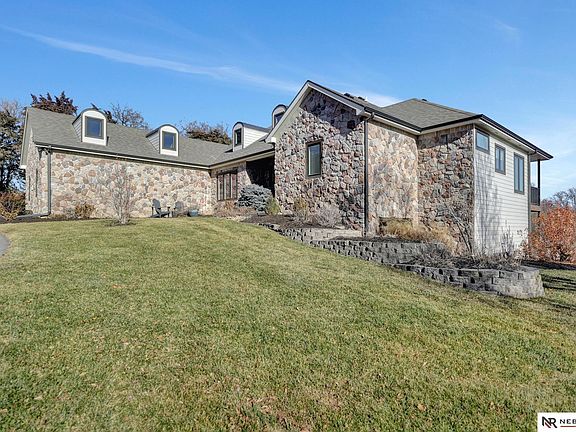 3rd image of 3940 Nicholas Ct