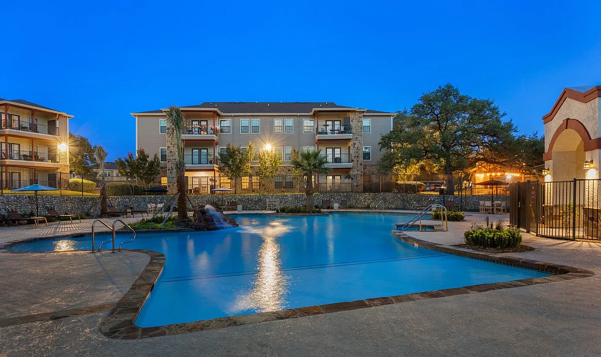 Building Photo - Hills at Fair Oaks