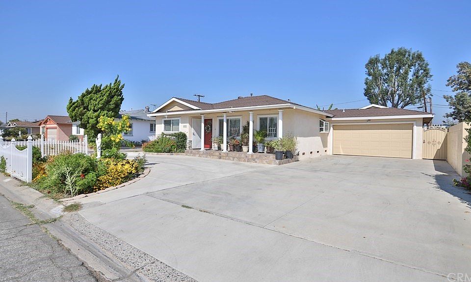 1st image of 8931 Acacia Ave