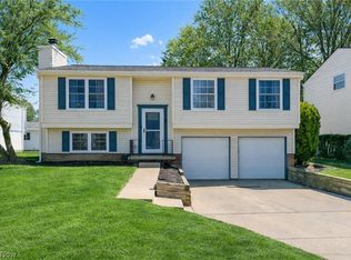 5430 Oak Ridge Dr, Willoughby, OH 44094