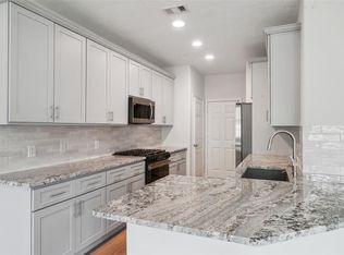 10 Fairlee Ct, Magnolia, TX 77354