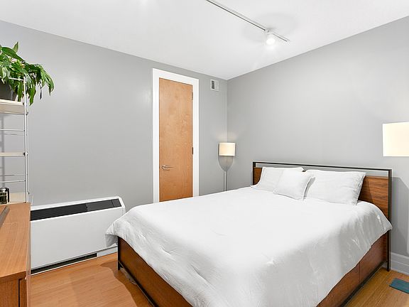 4th image of 110 Livingston St APT 7H