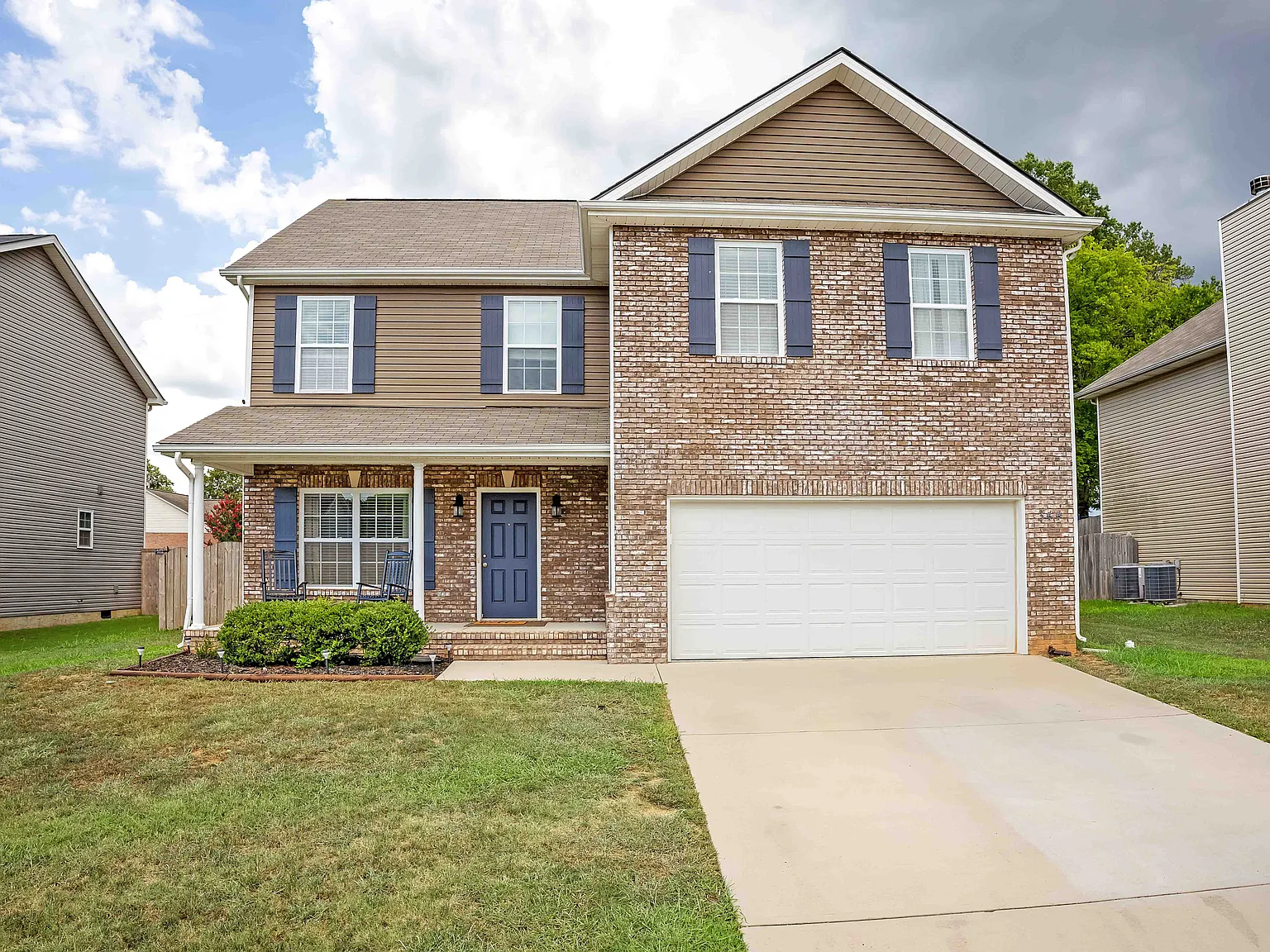 3 bed, 2.5 bath, 2490 sqft, $3,100 — Photo 1