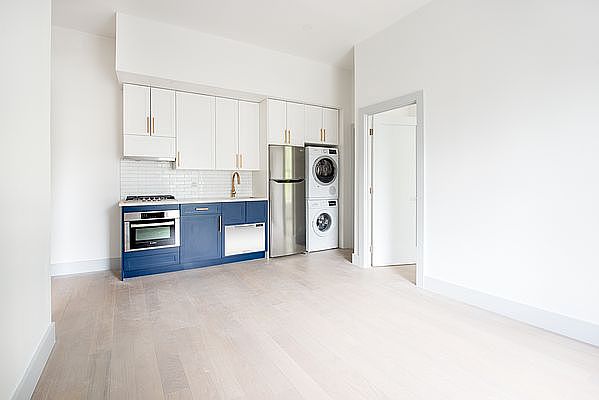 1st image of 286 5th Ave APT 2C