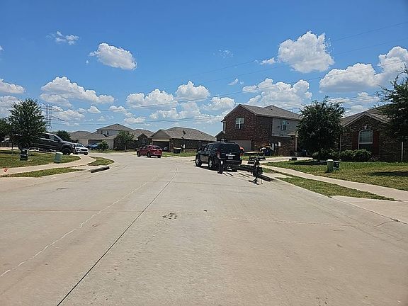 5th image of 114 Rushmore Ln