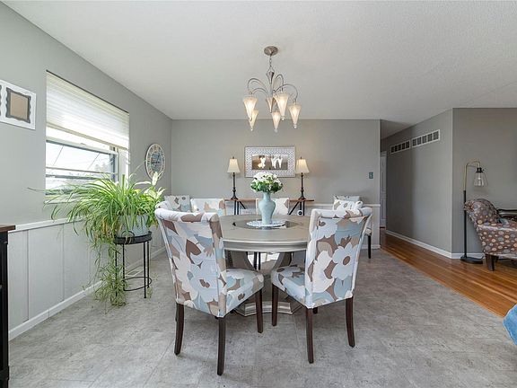 5th image of 4116 Park Hill Ct
