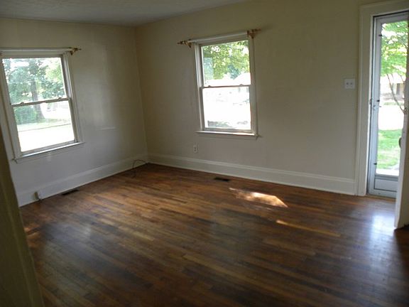 5th image of 1518 Monroe St