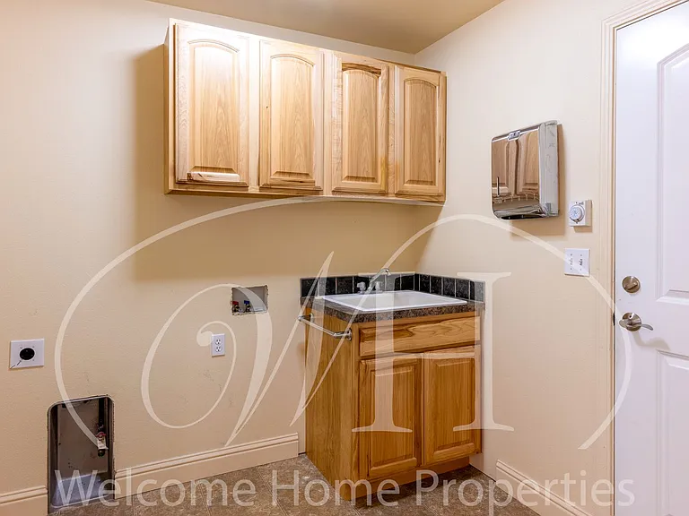 741 SE Magnoni Dr — Photo 15