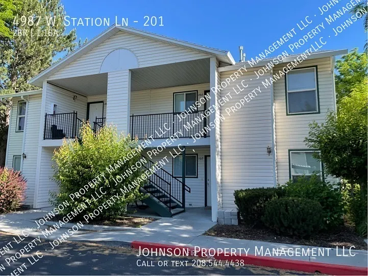 Upgraded 2BR Apartment with Central A/C and W/D Hookups! — Photo 2