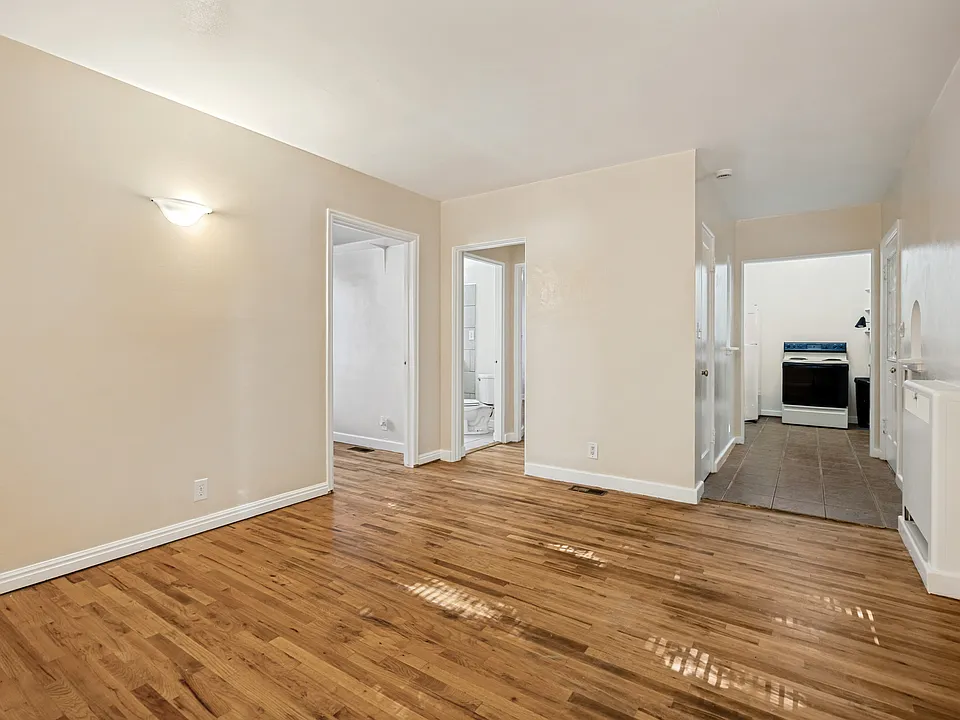 734 E 23rd St S #2