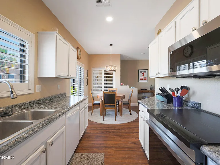 13804 N Saguaro Blvd #211 — Photo 10