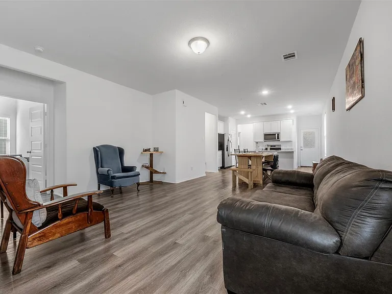 21214 George Vancouver Ct — Photo 8