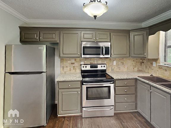 3rd image of 95 Academy St