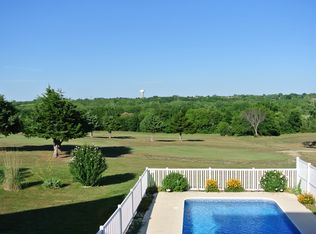 4416 SW Deer Run St, Topeka, KS 66610