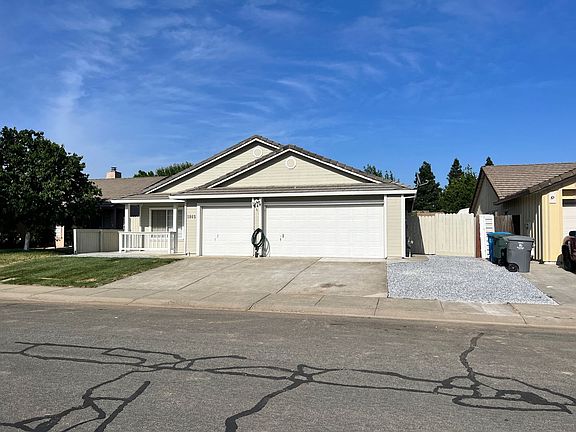 2nd image of 1865 Whispering Oaks Dr