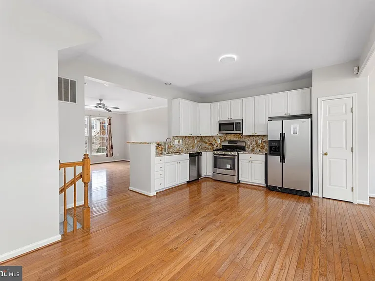 13700 Barksdale Dr — Photo 16