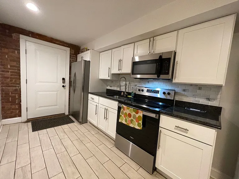 411 Orange St — Photo 16