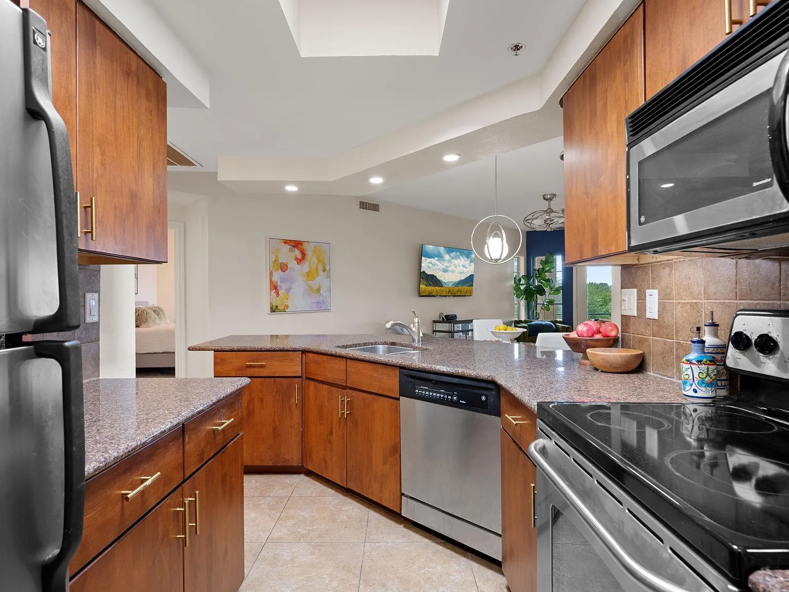 1 bed, 1.0 bath, 779 sqft, $1,600 — Photo 4