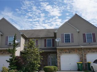8083 Heritage Dr, Alburtis, PA 18011