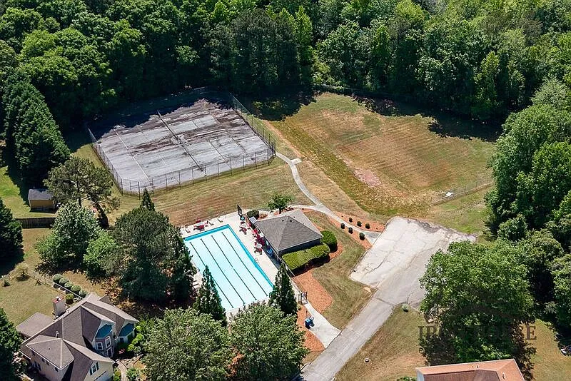 Building Photo - 379 Beech Hollow Trl
