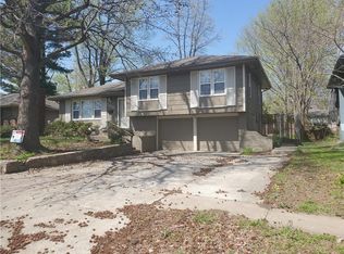 7916 E 117th Pl, Kansas City, MO 64134