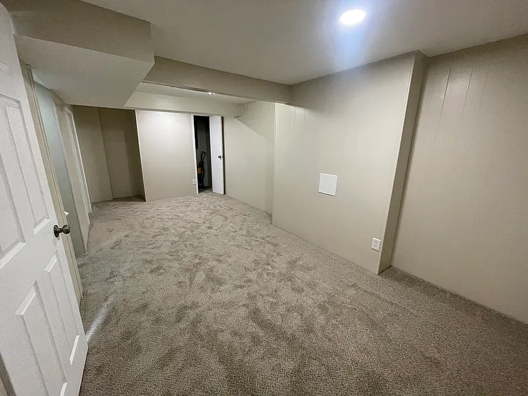 339 W Main St — Photo 14