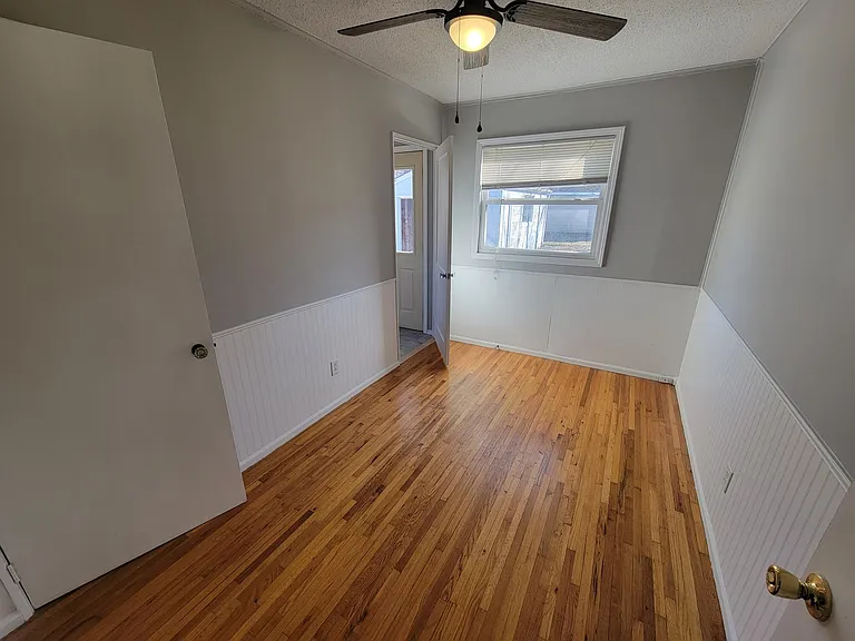 1207 W Springfield Ave — Photo 5