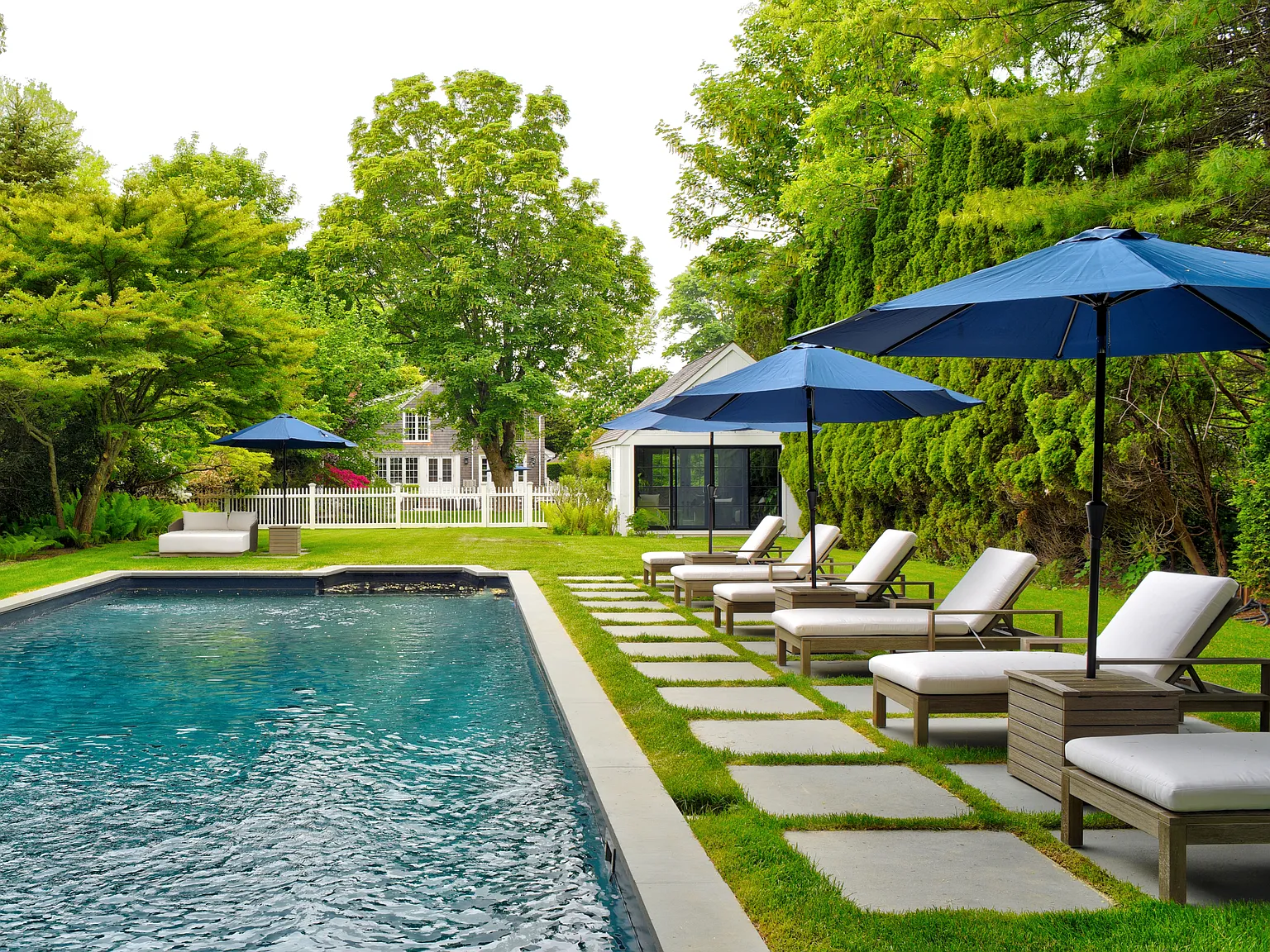 Near The Ocean & Village In Amagansett Lanes — Photo 3