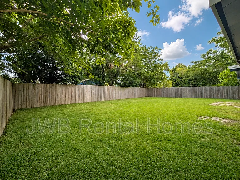 6221 Terry Parker Dr N — Photo 15