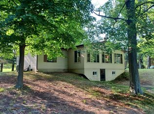 4389 Bankers Rd, Hillsdale, MI 49242