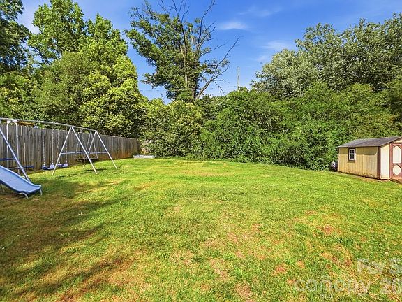 2nd image of 233 Scottie Pl