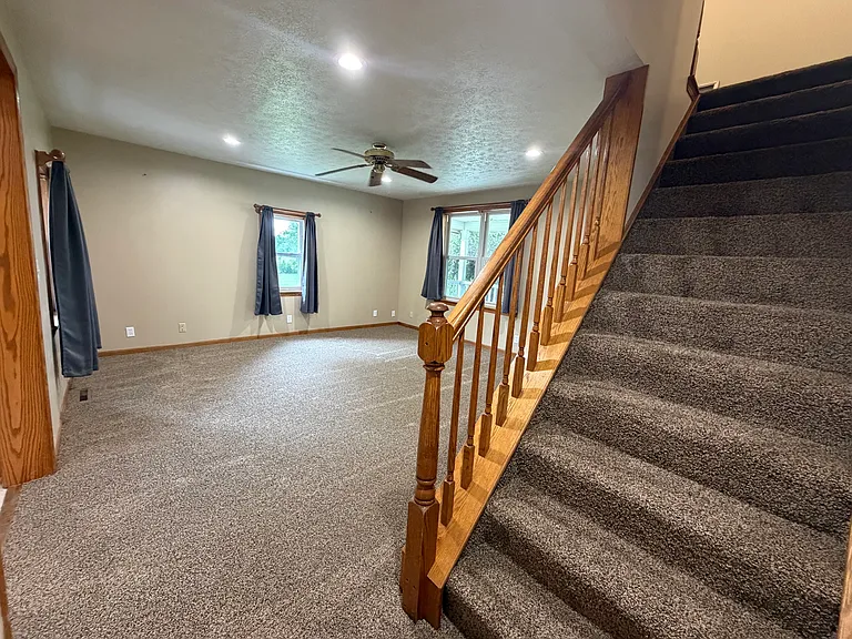 6422 Edison St NE — Photo 17