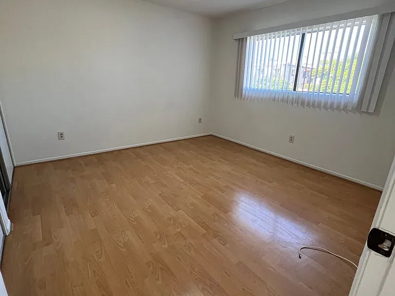 1001 Orange Grove Ave — Photo 7