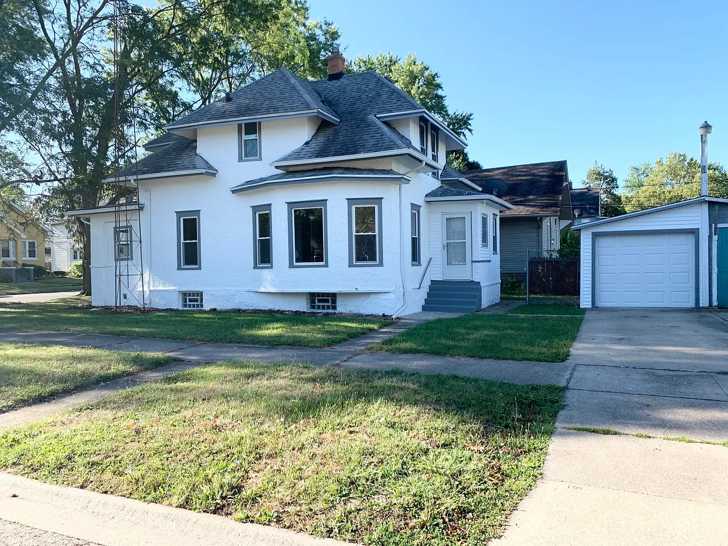 507 S Elm Ave photo 1