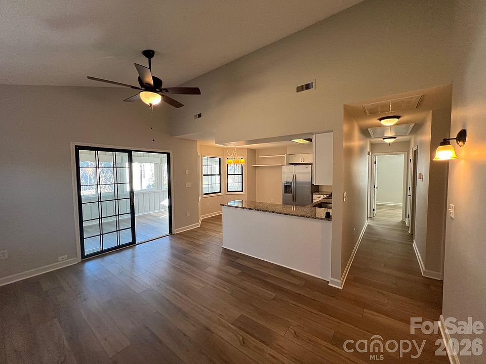 1st image of 2774 Woodridge Dr #E1