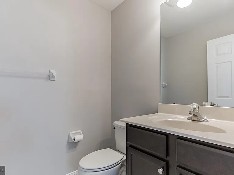 507 Lexington Mews — Photo 13
