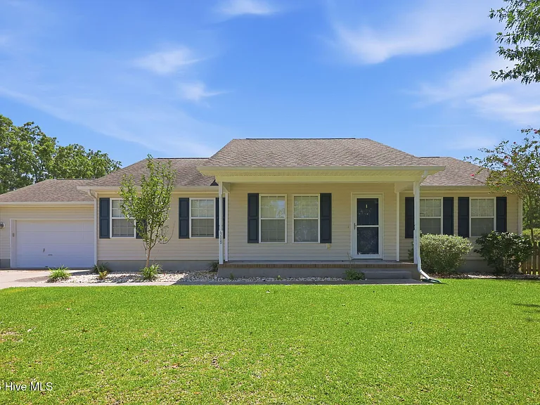 308 Carrie Ct — Photo 1