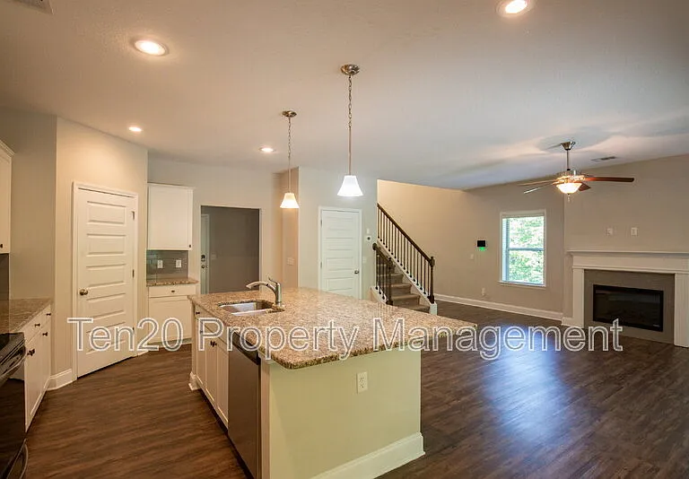 7272 Sorrel Dr — Photo 23