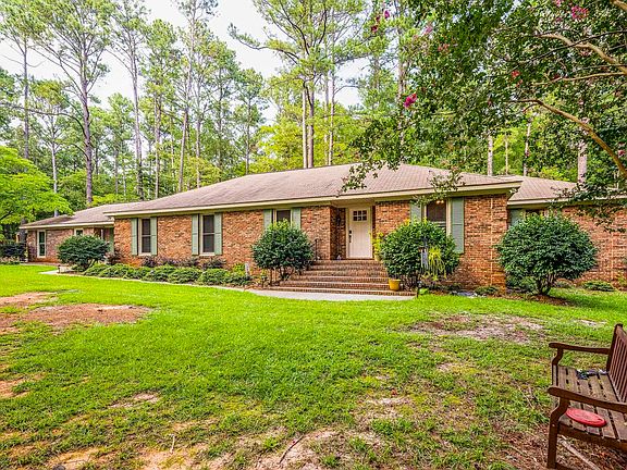 2nd image of 121 Deer Tract Dr