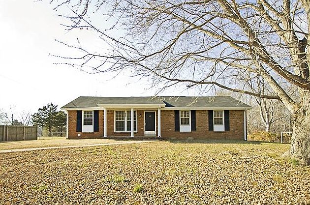 1st image of 1213 Courtney Dr
