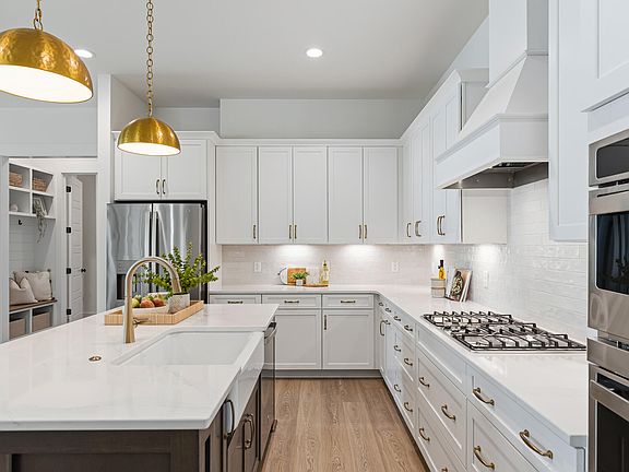 4th image of 705 Twinflower Ln