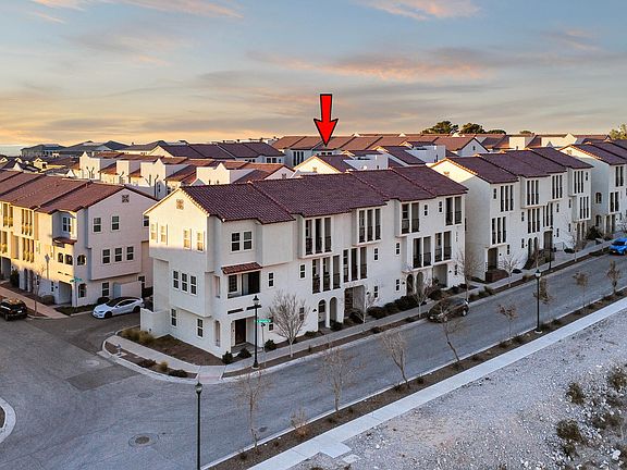 2nd image of 461 Vin Benicarlo Pl